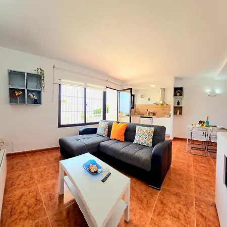 Lidia 1 Apartment, 1st Line Beach, 1 Bedroom 1bath トレモリノス